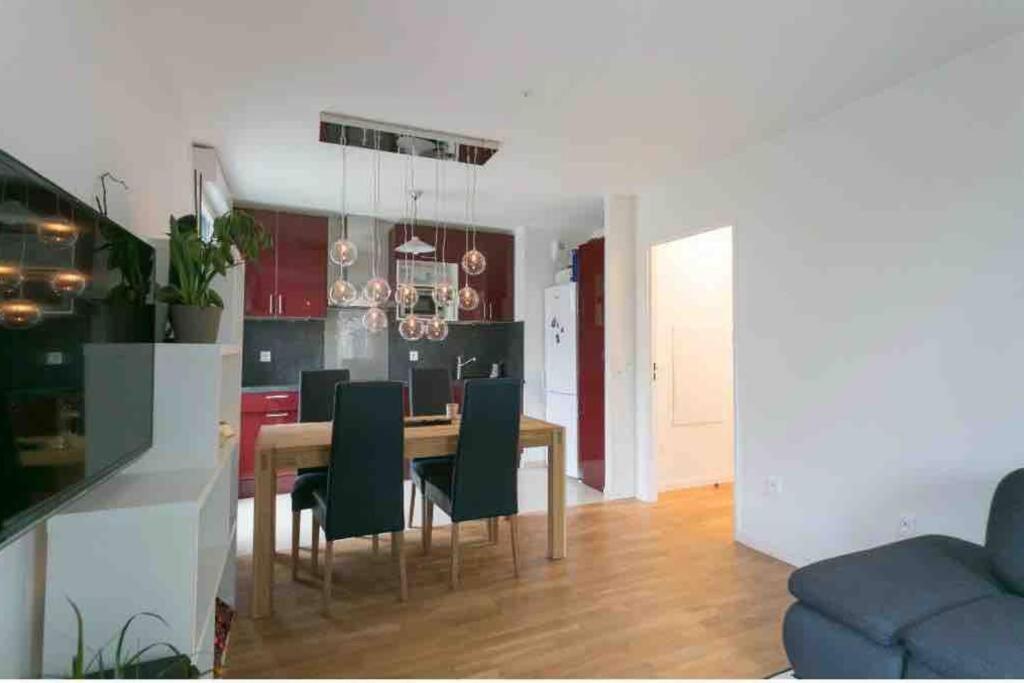 Cozy & Quiet Getaway Just 300M From Paris With Free Private Parking Apartment Gentilly Bagian luar foto